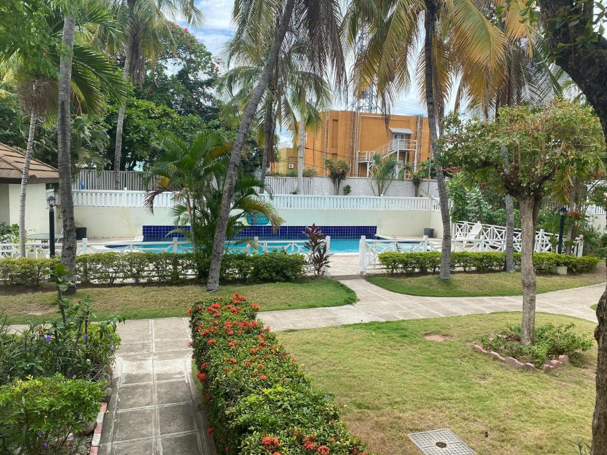 Finest Accommodation Renfrew Place 4-12 Renfrew Rd 2 Bedroom 2 Bat Apt # 15 New Kinston Jamaica Kingston Exterior foto